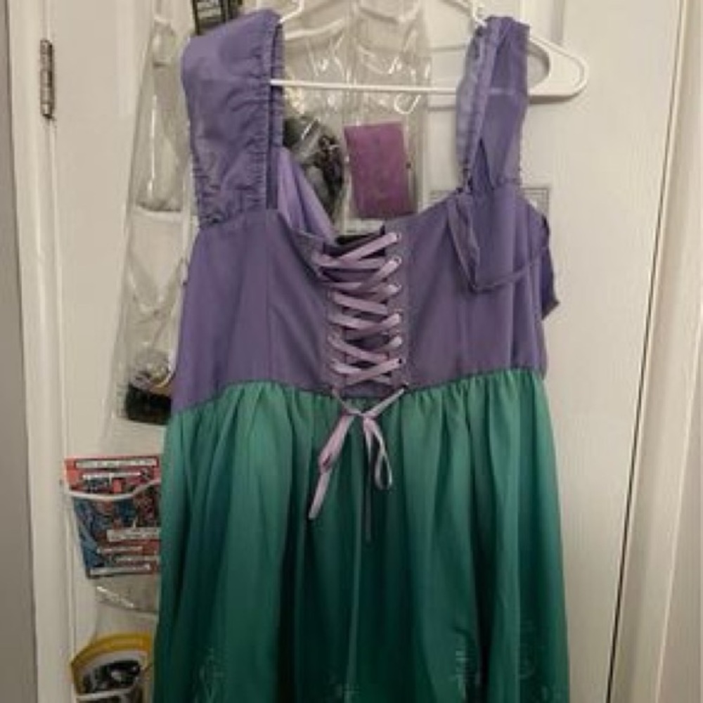 Little mermaid dress from Hot Topic never worn tags removed
